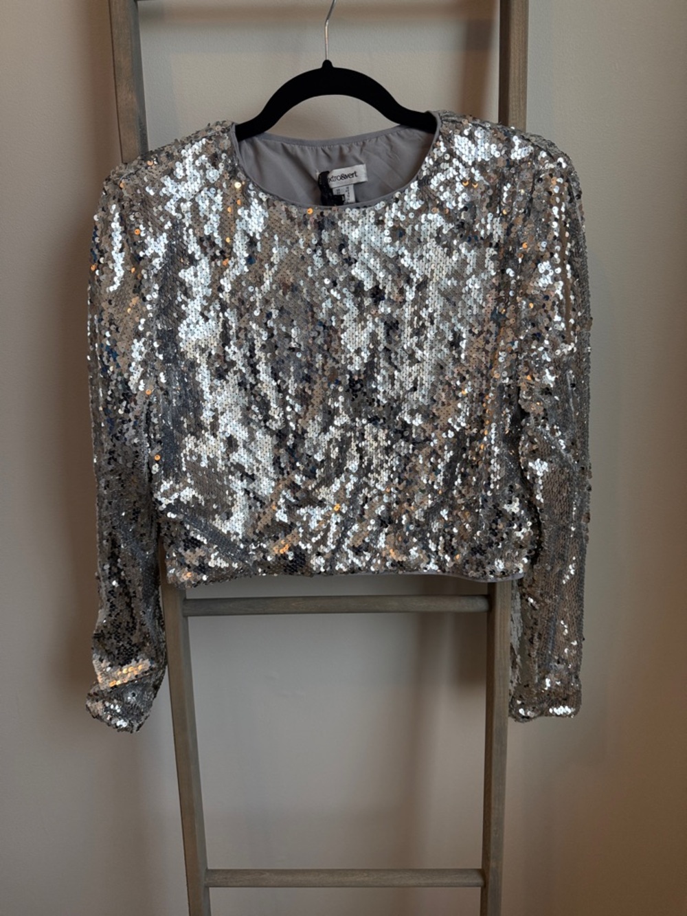 St. John Silver Sequin Cropped Long-Sleeve Top